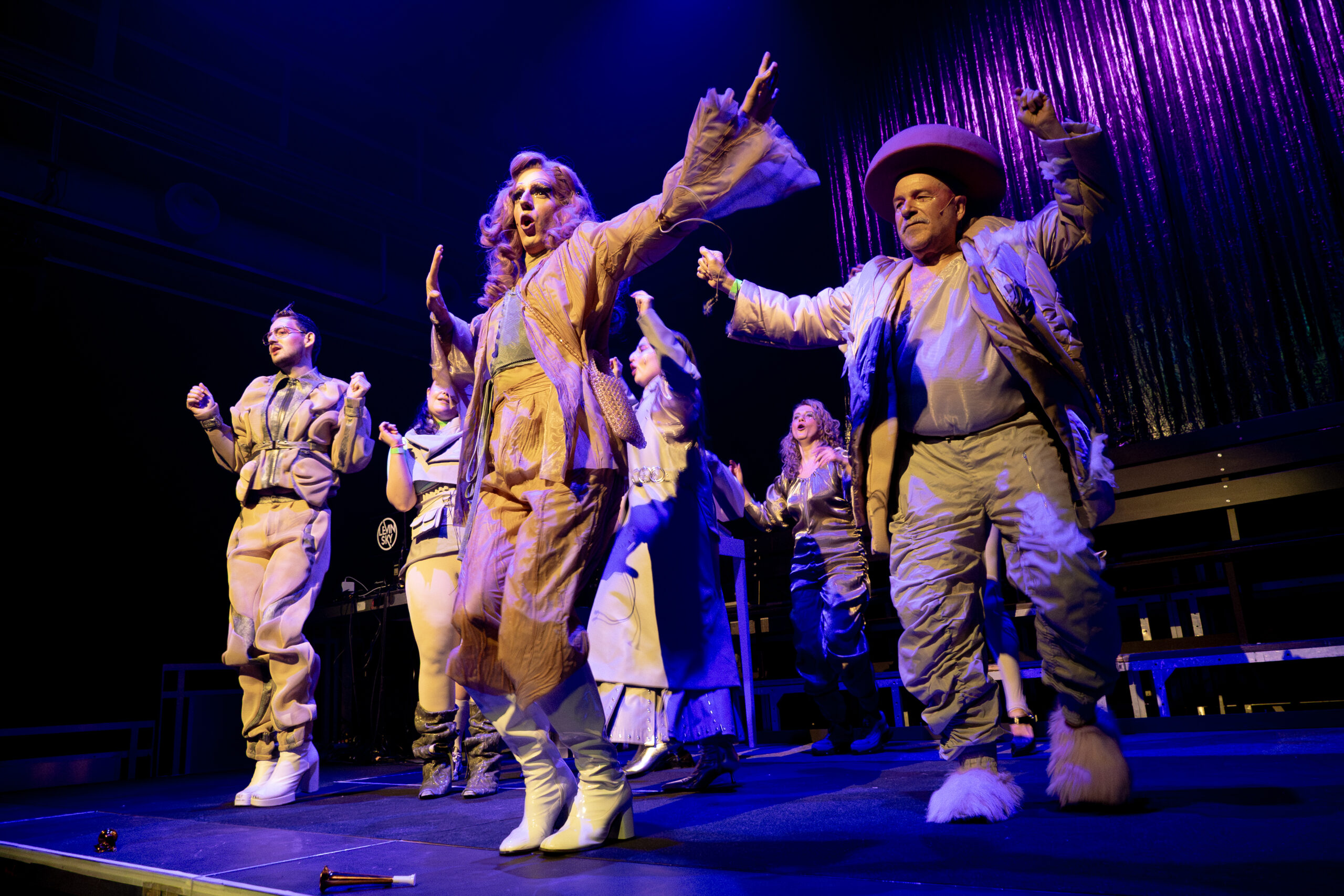 House of Mazeltov performance